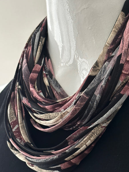 Burgundy Infinity Scarf Necklace 'Terra'