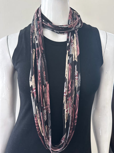 Burgundy Infinity Scarf Necklace 'Terra'