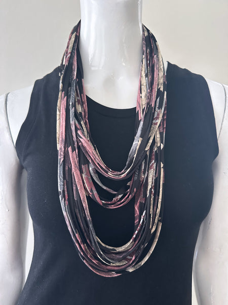 Burgundy Infinity Scarf Necklace 'Terra'