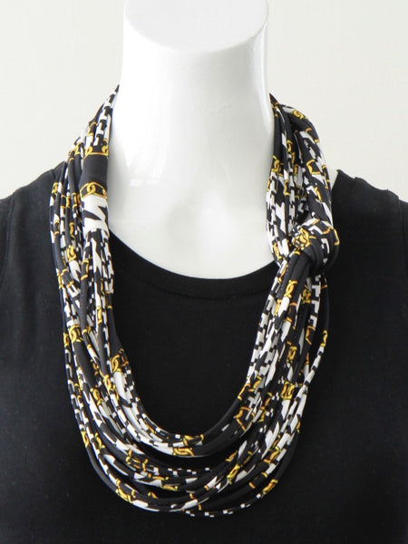 Black and White Infinity Scarf Necklace 'Houndstooth'