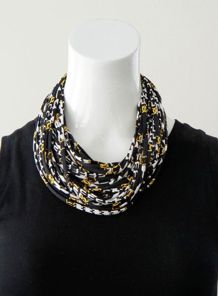 Black and White Infinity Scarf Necklace 'Houndstooth'