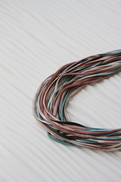 MAUVE INFINITY SCARF NECKLACE IN 'BLUSH' PRINT